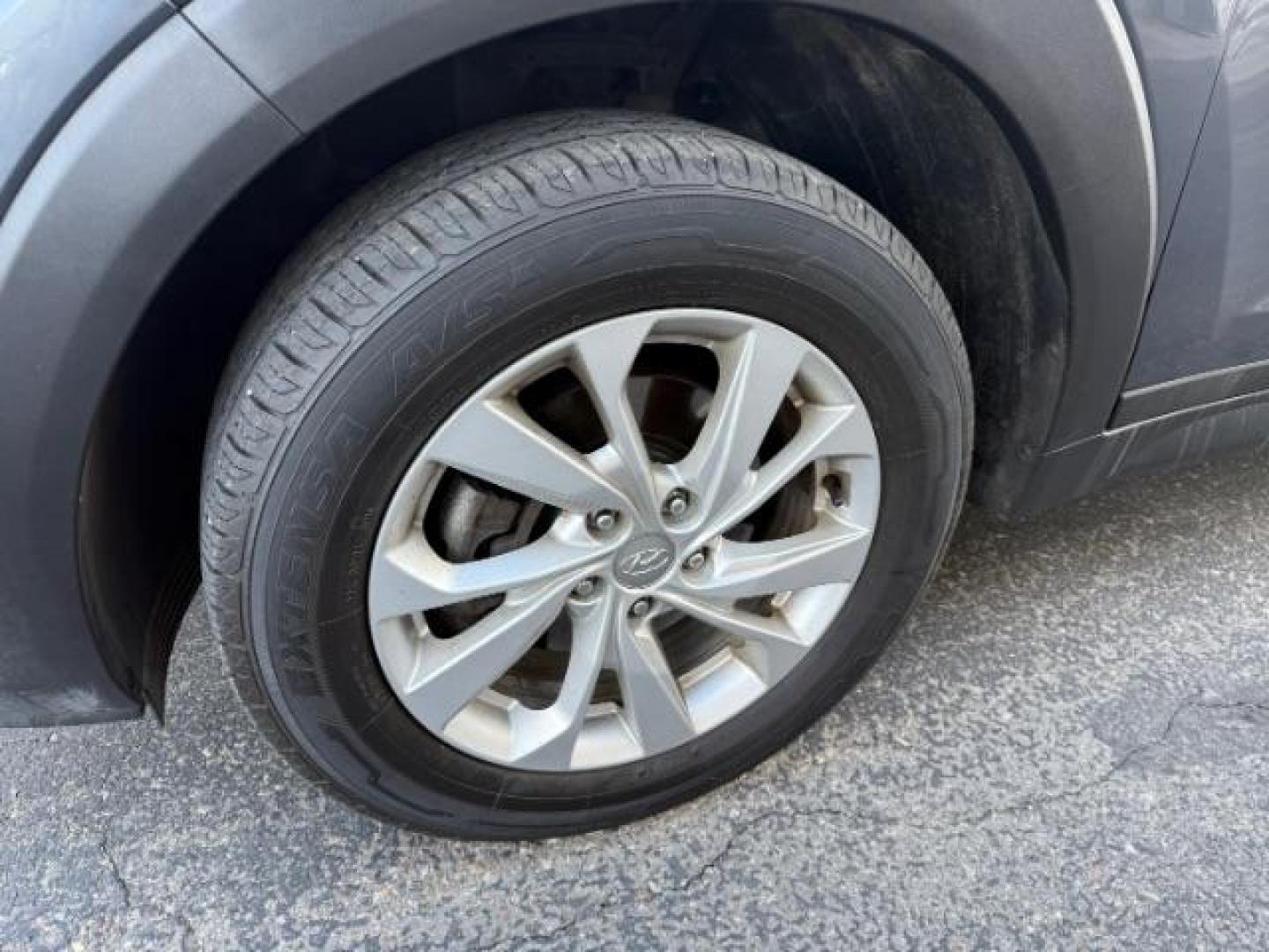 2019 GRAY /Black Hyundai Tucson SE (KM8J2CA43KU) with an Nu 2L I-4 gasoline direct injection engine, AUTOMATIC transmission, located at 1235 N Woodruff Ave., Idaho Falls, 83401, (208) 523-1053, 43.507172, -112.000488 - At Timberline Auto, finding a great deal on your next vehicle is always easy! Our experienced sales staff's goal is to help find you the right vehicle at the right price! Our knowledgeable finance department has options for almost any credit score. We offer extended service contract options to prote - Photo#7