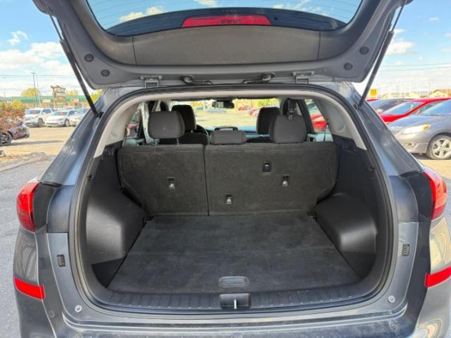 2019 GRAY /Black Hyundai Tucson SE (KM8J2CA43KU) with an Nu 2L I-4 gasoline direct injection engine, AUTOMATIC transmission, located at 1235 N Woodruff Ave., Idaho Falls, 83401, (208) 523-1053, 43.507172, -112.000488 - At Timberline Auto, finding a great deal on your next vehicle is always easy! Our experienced sales staff's goal is to help find you the right vehicle at the right price! Our knowledgeable finance department has options for almost any credit score. We offer extended service contract options to prote - Photo#20