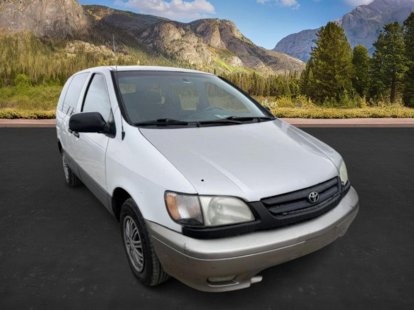 2001 Super White /Gray Toyota Sienna (4T3ZF19C51U) with an 3L V-6 DOHC engine, Automatic transmission, located at 1175 N Woodruff Ave, Idaho Falls, ID, 83401, 43.506901, -111.999657 - At Timberline Auto, finding a great deal on your next vehicle is always easy! Our experienced sales staff's goal is to help find you the right vehicle at the right price! Our knowledgeable finance department has options for almost any credit score. We offer extended service contract options to prote - Photo#4