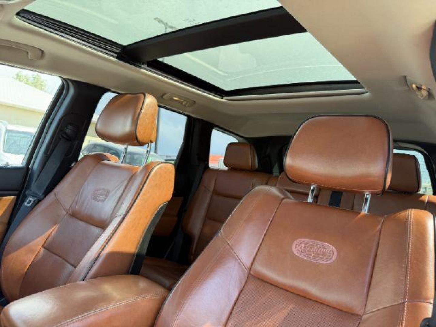 2012 WHITE /LEATHER Jeep Grand Cherokee OVERLAND (1C4RJFCT1CC) with an 5.7 engine, AUTOMATIC transmission - At Timberline Auto, finding a great deal on your next vehicle is always easy! Our experienced sales staff's goal is to help find you the right vehicle at the right price! Our knowledgeable finance department has options for almost any credit score. We offer extended service contract options to prote - Photo#41