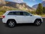 2012 WHITE /LEATHER Jeep Grand Cherokee OVERLAND (1C4RJFCT1CC) with an 5.7 engine, AUTOMATIC transmission - At Timberline Auto, finding a great deal on your next vehicle is always easy! Our experienced sales staff's goal is to help find you the right vehicle at the right price! Our knowledgeable finance department has options for almost any credit score. We offer extended service contract options to prote - Photo#6