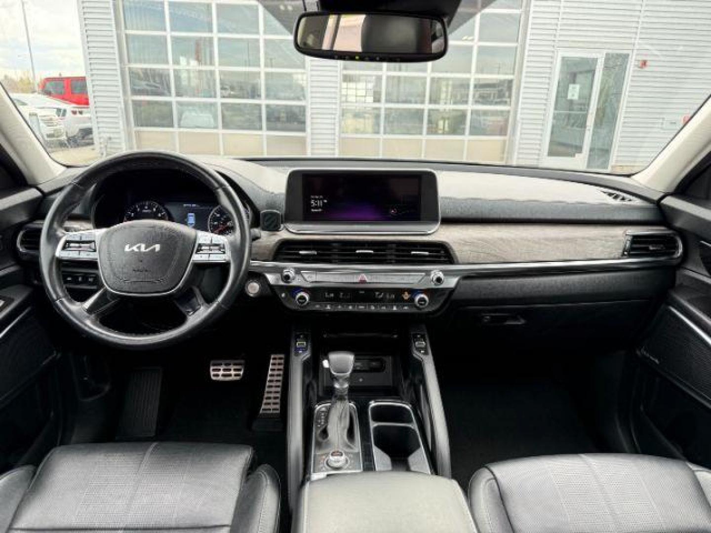 2022 Everlasting Silver /Black Kia Telluride SX (5XYP5DHC1NG) with an LAMBDA II 3.8L V-6 gasoline direct injection engine, AUTOMATIC transmission, located at 1235 N Woodruff Ave., Idaho Falls, 83401, (208) 523-1053, 43.507172, -112.000488 - At Timberline Auto, finding a great deal on your next vehicle is always easy! Our experienced sales staff's goal is to help find you the right vehicle at the right price! Our knowledgeable finance department has options for almost any credit score. We offer extended service contract options to prote - Photo#20