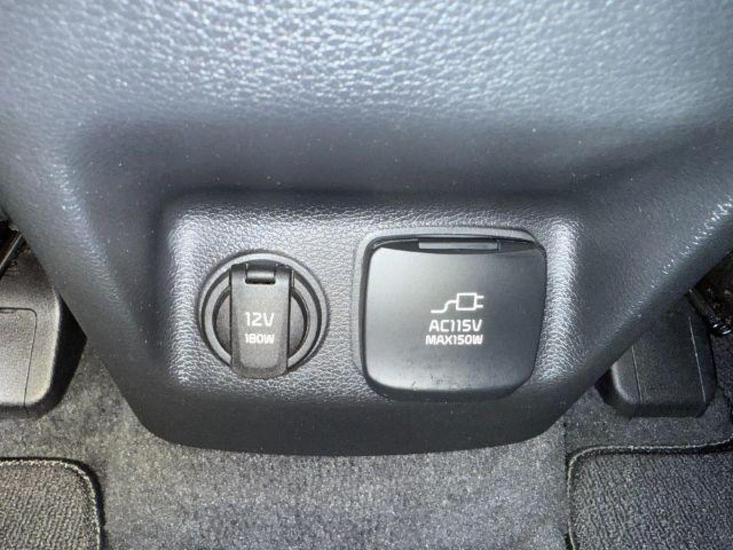 2022 Everlasting Silver /Black Kia Telluride SX (5XYP5DHC1NG) with an LAMBDA II 3.8L V-6 gasoline direct injection engine, AUTOMATIC transmission, located at 1235 N Woodruff Ave., Idaho Falls, 83401, (208) 523-1053, 43.507172, -112.000488 - At Timberline Auto, finding a great deal on your next vehicle is always easy! Our experienced sales staff's goal is to help find you the right vehicle at the right price! Our knowledgeable finance department has options for almost any credit score. We offer extended service contract options to prote - Photo#22