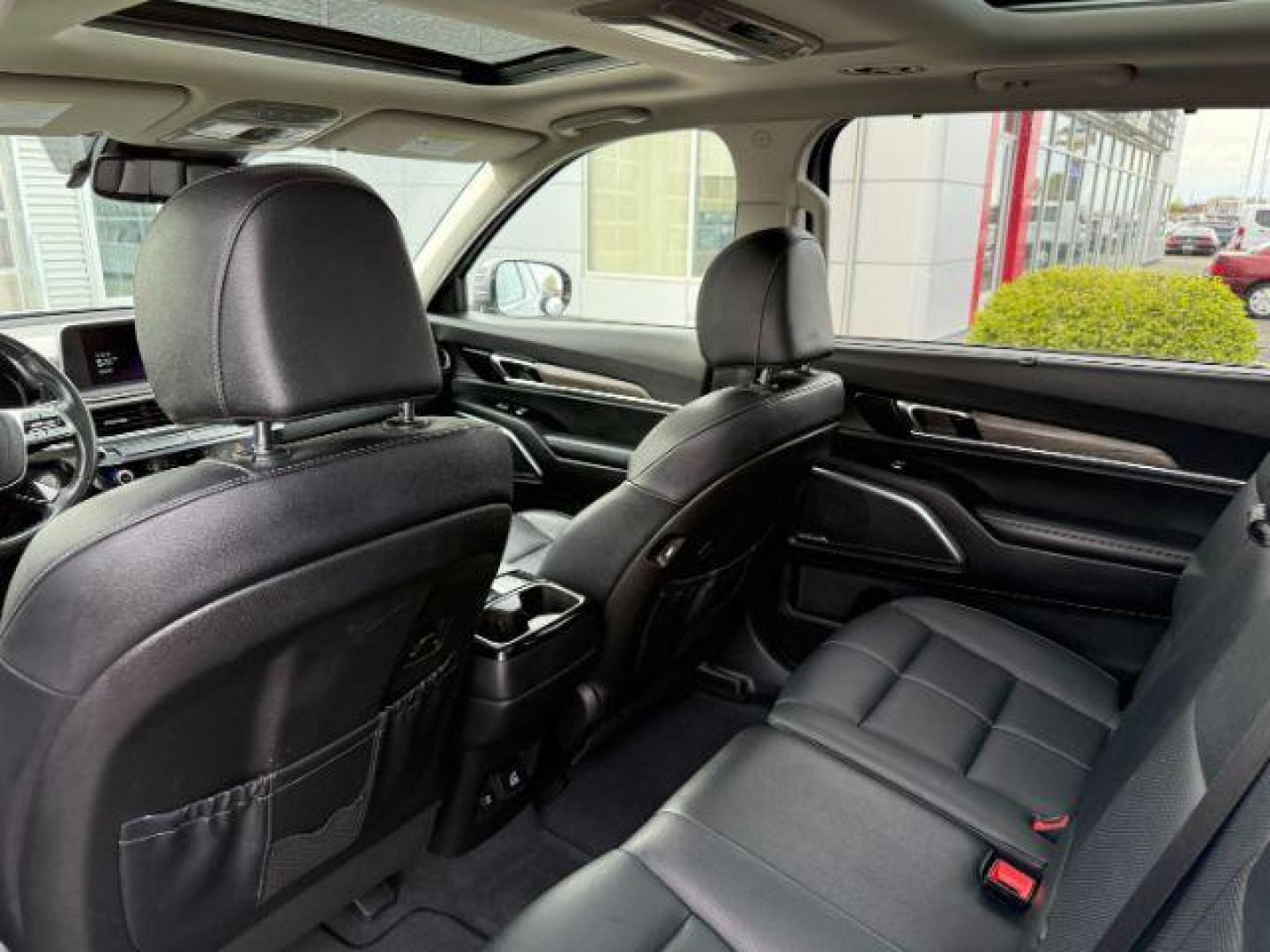 2022 Everlasting Silver /Black Kia Telluride SX (5XYP5DHC1NG) with an LAMBDA II 3.8L V-6 gasoline direct injection engine, AUTOMATIC transmission, located at 1235 N Woodruff Ave., Idaho Falls, 83401, (208) 523-1053, 43.507172, -112.000488 - At Timberline Auto, finding a great deal on your next vehicle is always easy! Our experienced sales staff's goal is to help find you the right vehicle at the right price! Our knowledgeable finance department has options for almost any credit score. We offer extended service contract options to prote - Photo#23