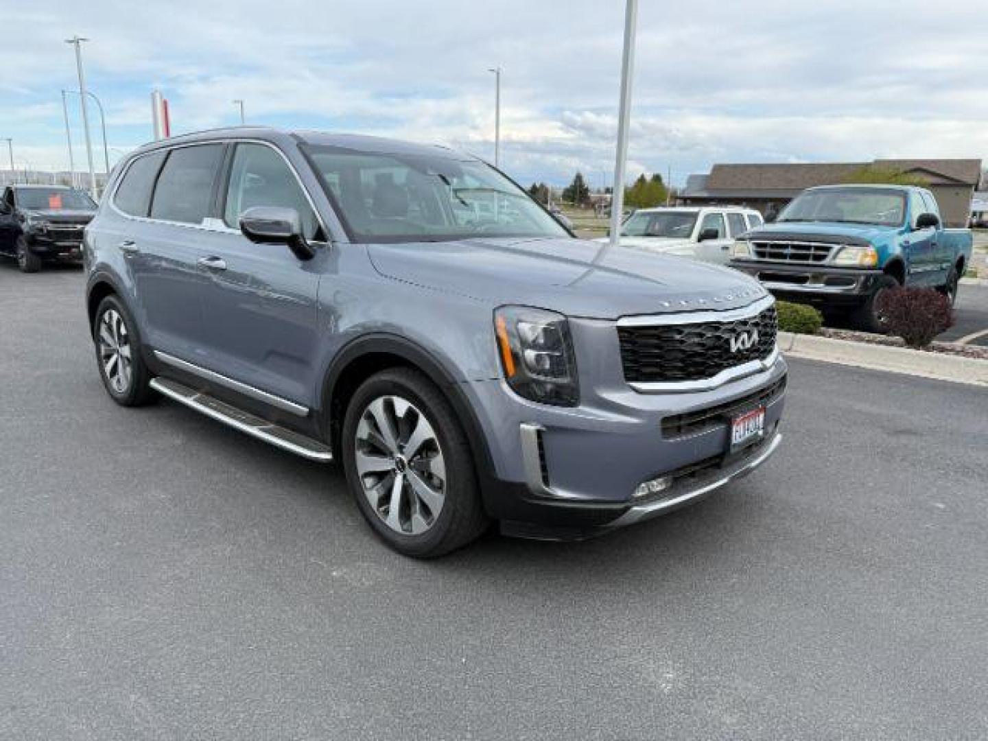 2022 Everlasting Silver /Black Kia Telluride SX (5XYP5DHC1NG) with an LAMBDA II 3.8L V-6 gasoline direct injection engine, AUTOMATIC transmission, located at 1235 N Woodruff Ave., Idaho Falls, 83401, (208) 523-1053, 43.507172, -112.000488 - At Timberline Auto, finding a great deal on your next vehicle is always easy! Our experienced sales staff's goal is to help find you the right vehicle at the right price! Our knowledgeable finance department has options for almost any credit score. We offer extended service contract options to prote - Photo#8