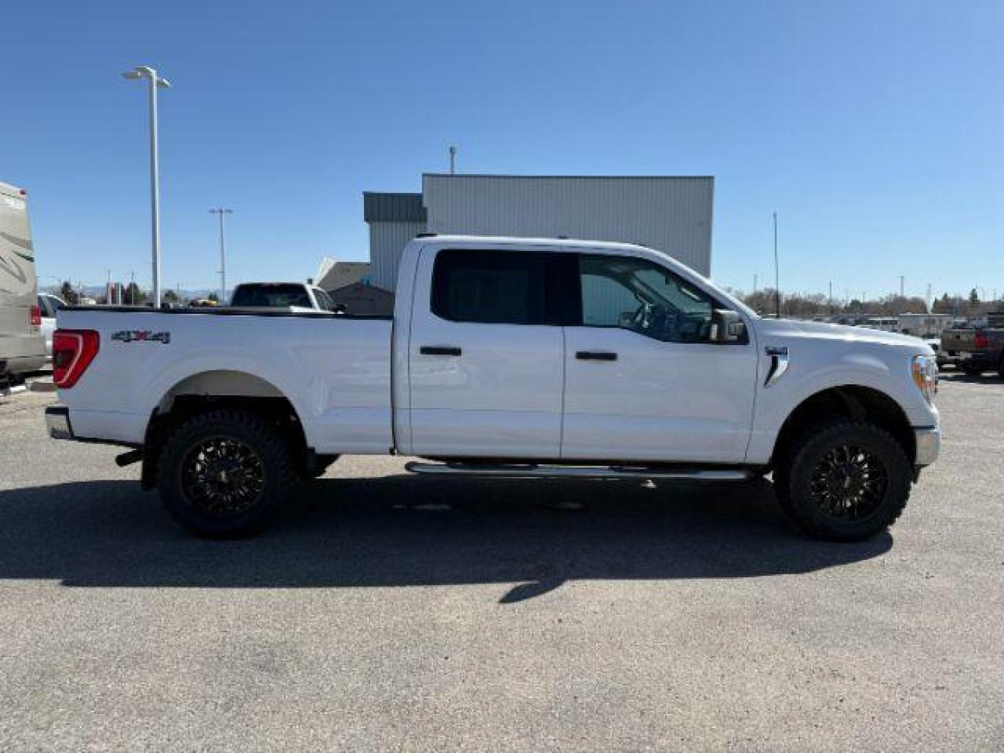 2021 Oxford White /Black/Medium Dark Slate Ford F-150 XLT (1FTFW1E87MK) with an 3.5L V-6 port/direct injection engine, AUTOMATIC transmission, located at 1235 N Woodruff Ave., Idaho Falls, 83401, (208) 523-1053, 43.507172, -112.000488 - At Timberline Auto, finding a great deal on your next vehicle is always easy! Our experienced sales staff's goal is to help find you the right vehicle at the right price! Our knowledgeable finance department has options for almost any credit score. We offer extended service contract options to prote - Photo#7