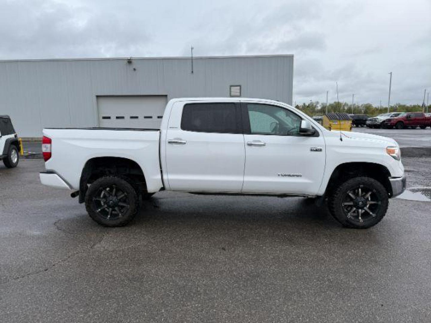 2016 Super White /Black Toyota Tundra Limited 5.7L V8 (5TFHY5F14GX) with an I-FORCE 5.7L V-8 DOHC engine, AUTOMATIC transmission, located at 1235 N Woodruff Ave., Idaho Falls, 83401, (208) 523-1053, 43.507172, -112.000488 - At Timberline Auto, finding a great deal on your next vehicle is always easy! Our experienced sales staff's goal is to help find you the right vehicle at the right price! Our knowledgeable finance department has options for almost any credit score. We offer extended service contract options to prote - Photo#7