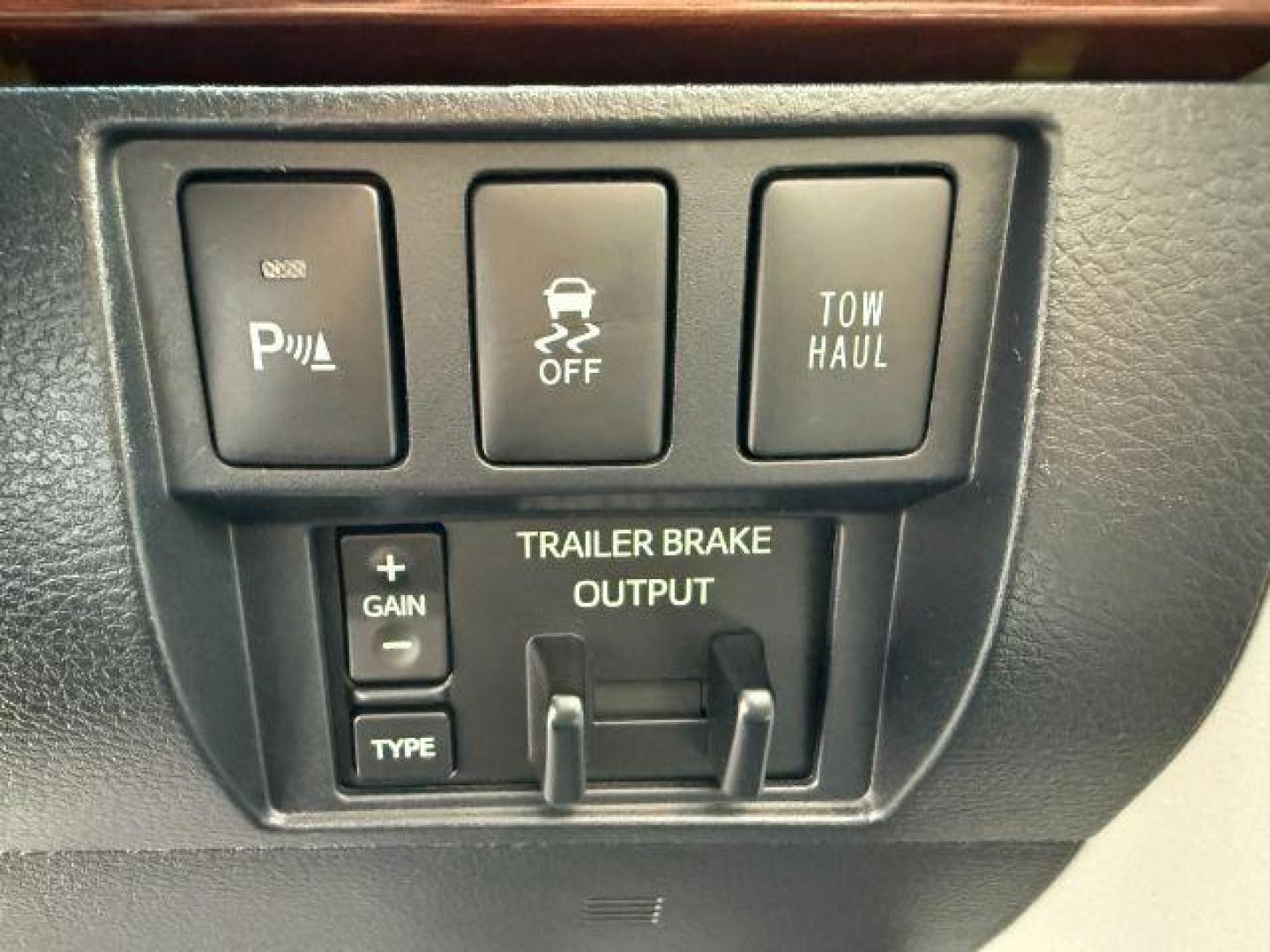 2016 Super White /Black Toyota Tundra Limited 5.7L V8 (5TFHY5F14GX) with an I-FORCE 5.7L V-8 DOHC engine, AUTOMATIC transmission, located at 1235 N Woodruff Ave., Idaho Falls, 83401, (208) 523-1053, 43.507172, -112.000488 - At Timberline Auto, finding a great deal on your next vehicle is always easy! Our experienced sales staff's goal is to help find you the right vehicle at the right price! Our knowledgeable finance department has options for almost any credit score. We offer extended service contract options to prote - Photo#16