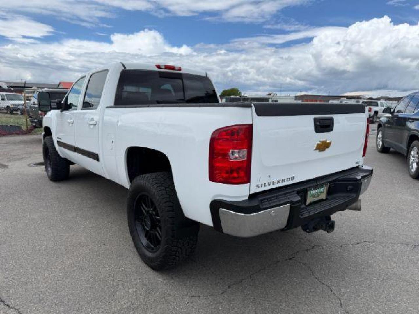 2014 Summit White /Ebony Chevrolet Silverado 2500HD LTZ (1GC1KYE8XEF) with an Duramax 6.6L V-8 diesel direct injection engine, AUTOMATIC transmission, located at 1235 N Woodruff Ave., Idaho Falls, 83401, (208) 523-1053, 43.507172, -112.000488 - At Timberline Auto, finding a great deal on your next vehicle is always easy! Our experienced sales staff's goal is to help find you the right vehicle at the right price! Our knowledgeable finance department has options for almost any credit score. We offer extended service contract options to prote - Photo#24
