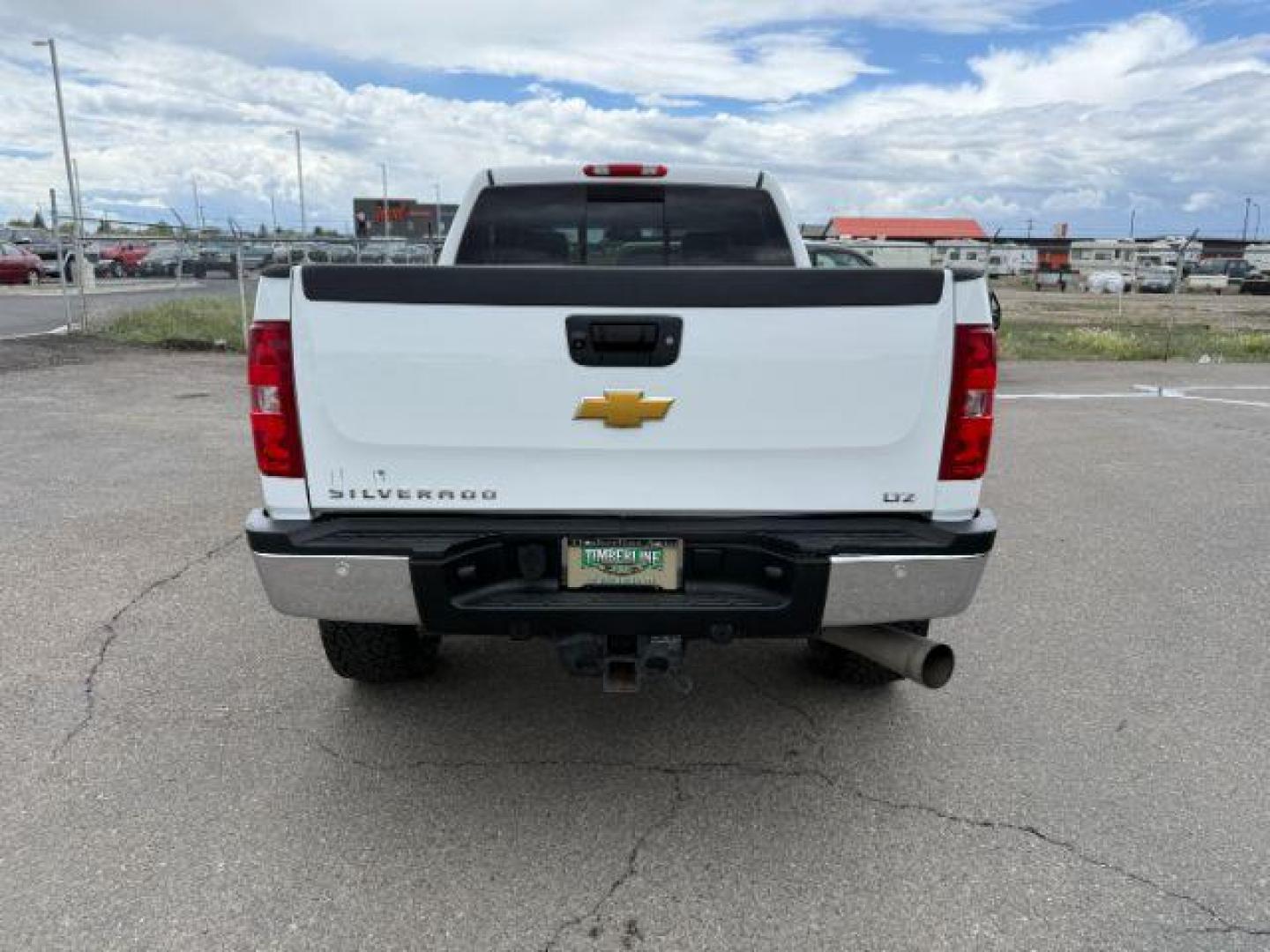 2014 Summit White /Ebony Chevrolet Silverado 2500HD LTZ (1GC1KYE8XEF) with an Duramax 6.6L V-8 diesel direct injection engine, AUTOMATIC transmission, located at 1235 N Woodruff Ave., Idaho Falls, 83401, (208) 523-1053, 43.507172, -112.000488 - At Timberline Auto, finding a great deal on your next vehicle is always easy! Our experienced sales staff's goal is to help find you the right vehicle at the right price! Our knowledgeable finance department has options for almost any credit score. We offer extended service contract options to prote - Photo#27