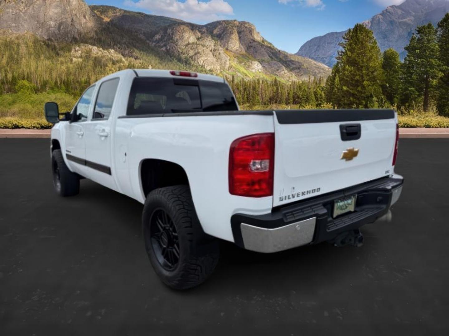 2014 Summit White /Ebony Chevrolet Silverado 2500HD LTZ (1GC1KYE8XEF) with an Duramax 6.6L V-8 diesel direct injection engine, AUTOMATIC transmission, located at 1235 N Woodruff Ave., Idaho Falls, 83401, (208) 523-1053, 43.507172, -112.000488 - At Timberline Auto, finding a great deal on your next vehicle is always easy! Our experienced sales staff's goal is to help find you the right vehicle at the right price! Our knowledgeable finance department has options for almost any credit score. We offer extended service contract options to prote - Photo#2