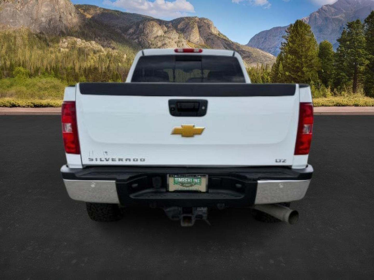 2014 Summit White /Ebony Chevrolet Silverado 2500HD LTZ (1GC1KYE8XEF) with an Duramax 6.6L V-8 diesel direct injection engine, AUTOMATIC transmission, located at 1235 N Woodruff Ave., Idaho Falls, 83401, (208) 523-1053, 43.507172, -112.000488 - At Timberline Auto, finding a great deal on your next vehicle is always easy! Our experienced sales staff's goal is to help find you the right vehicle at the right price! Our knowledgeable finance department has options for almost any credit score. We offer extended service contract options to prote - Photo#5