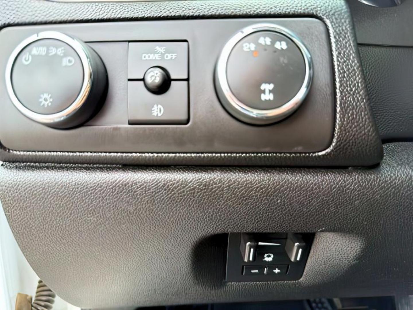 2014 Summit White /Ebony Chevrolet Silverado 2500HD LTZ (1GC1KYE8XEF) with an Duramax 6.6L V-8 diesel direct injection engine, AUTOMATIC transmission, located at 1235 N Woodruff Ave., Idaho Falls, 83401, (208) 523-1053, 43.507172, -112.000488 - At Timberline Auto, finding a great deal on your next vehicle is always easy! Our experienced sales staff's goal is to help find you the right vehicle at the right price! Our knowledgeable finance department has options for almost any credit score. We offer extended service contract options to prote - Photo#16