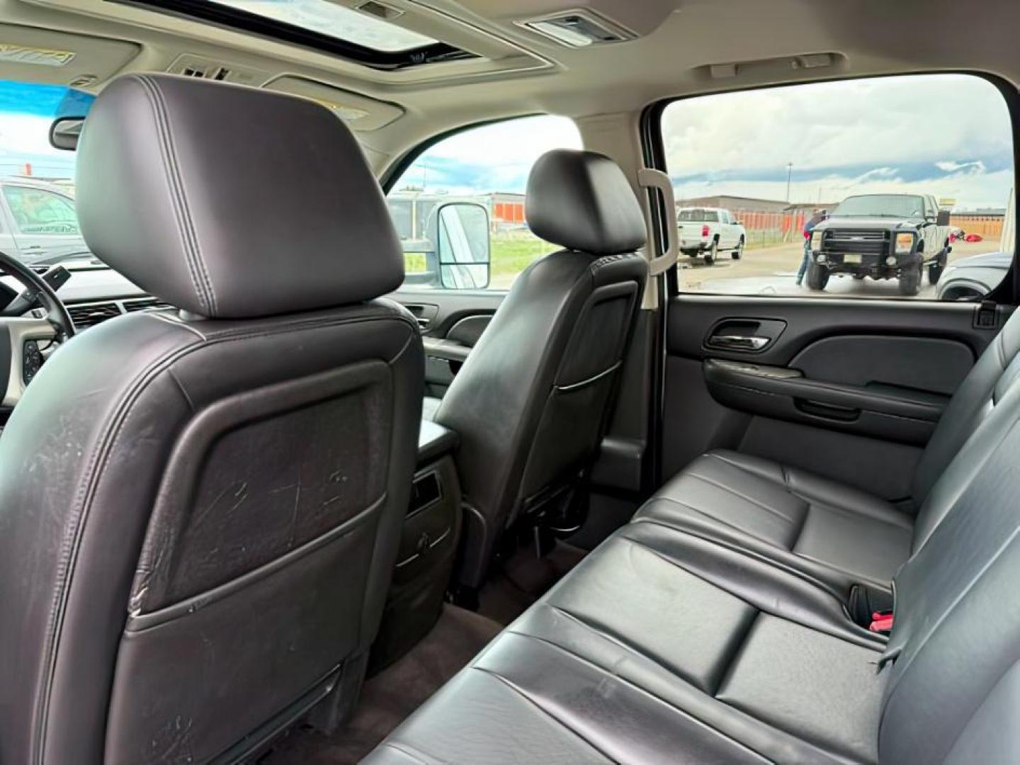 2014 Summit White /Ebony Chevrolet Silverado 2500HD LTZ (1GC1KYE8XEF) with an Duramax 6.6L V-8 diesel direct injection engine, AUTOMATIC transmission, located at 1235 N Woodruff Ave., Idaho Falls, 83401, (208) 523-1053, 43.507172, -112.000488 - At Timberline Auto, finding a great deal on your next vehicle is always easy! Our experienced sales staff's goal is to help find you the right vehicle at the right price! Our knowledgeable finance department has options for almost any credit score. We offer extended service contract options to prote - Photo#20