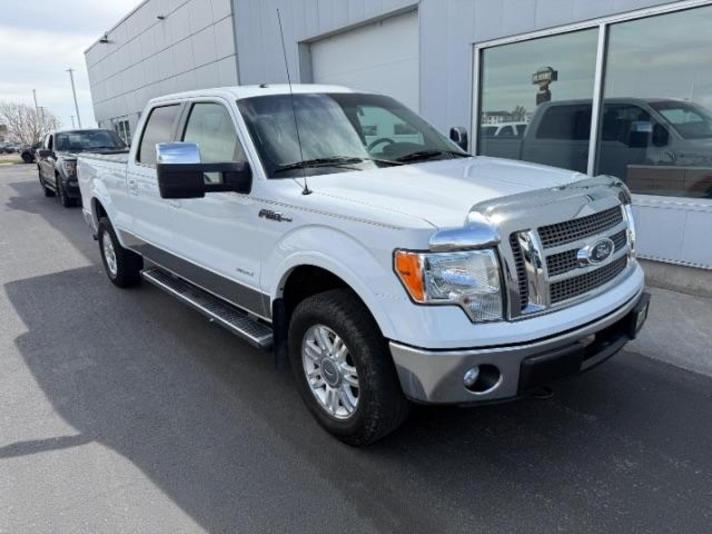 2011 Oxford White /Pale Adobe Ford F-150 LARIAT (1FTFW1ET0BF) with an EcoBoost 3.5L V-6 gasoline direct injection engine, AUTOMATIC transmission, located at 1235 N Woodruff Ave., Idaho Falls, 83401, (208) 523-1053, 43.507172, -112.000488 - Photo#2