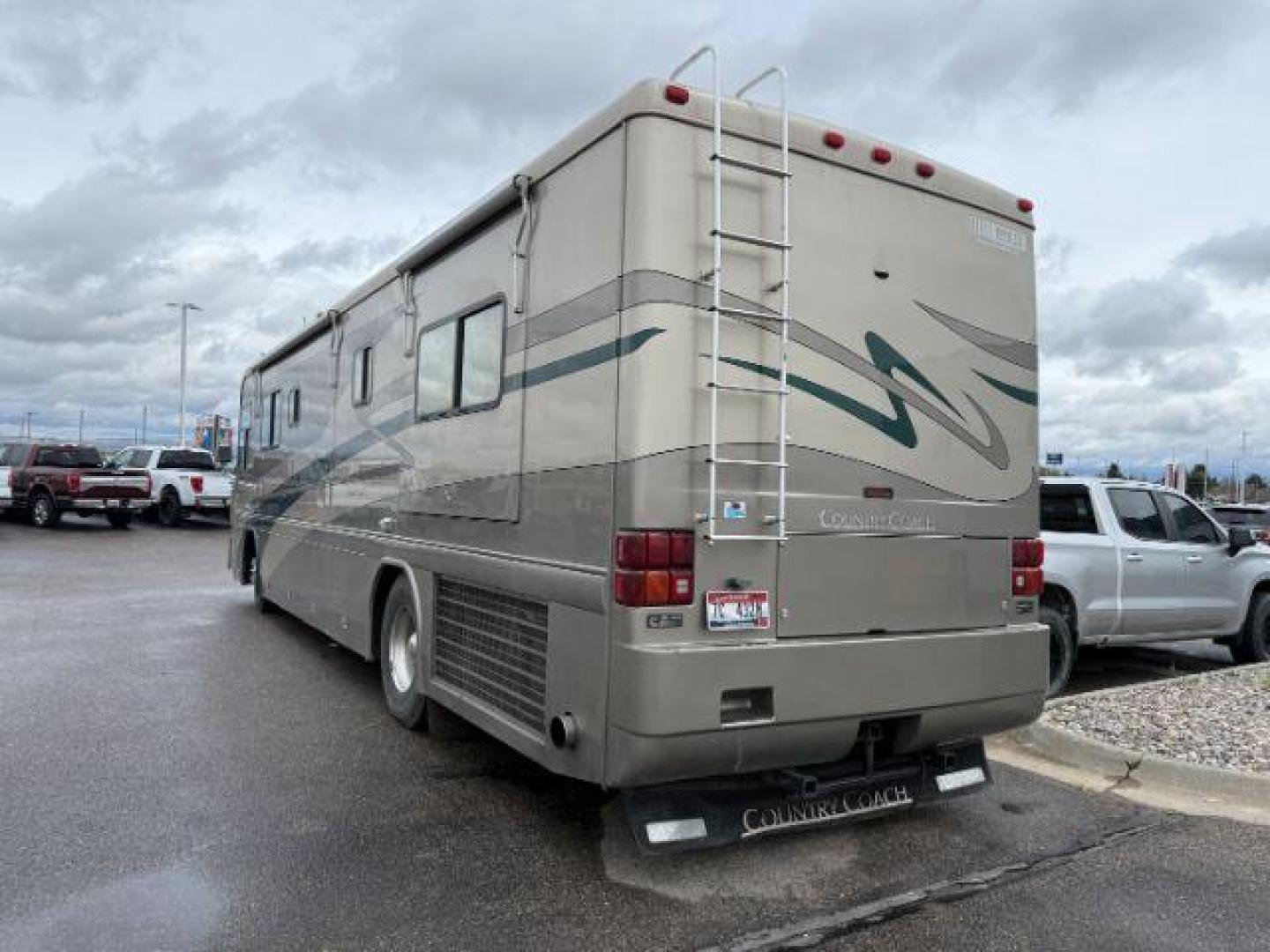 2002 GREY COUNTRY COACH INTRIGUE NA (4U7B6DY1521) , AUTOMATIC transmission, located at 1235 N Woodruff Ave., Idaho Falls, 83401, (208) 523-1053, 43.507172, -112.000488 - At Timberline Auto, finding a great deal on your next vehicle is always easy! Our experienced sales staff's goal is to help find you the right vehicle at the right price! Our knowledgeable finance department has options for almost any credit score. We offer extended service contract options to prote - Photo#3