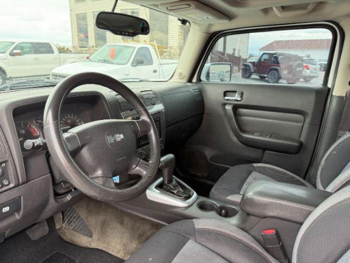 2006 WHITE /CLOTH HUMMER H3 SUV UNKNOWN (5GTDN136568) with an 3.5 engine, AUTOMATIC transmission, located at 1235 N Woodruff Ave., Idaho Falls, 83401, (208) 523-1053, 43.507172, -112.000488 - At Timberline Auto, finding a great deal on your next vehicle is always easy! Our experienced sales staff's goal is to help find you the right vehicle at the right price! Our knowledgeable finance department has options for almost any credit score. We offer extended service contract options to prote - Photo#10