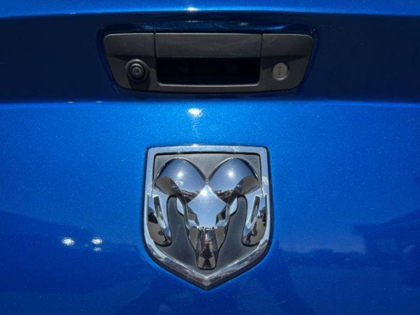 2017 Blue Streak Pearlcoat /Diesel Gray/Black Ram 2500 Tradesman Crew Cab 4x4 6'4 Box (3C6UR5CJ4HG) with an HEMI 6.4L V-8 VVT variable valve control engine, AUTOMATIC transmission, located at 1235 N Woodruff Ave., Idaho Falls, 83401, (208) 523-1053, 43.507172, -112.000488 - At Timberline Auto, finding a great deal on your next vehicle is always easy! Our experienced sales staff's goal is to help find you the right vehicle at the right price! Our knowledgeable finance department has options for almost any credit score. We offer extended service contract options to prote - Photo#4