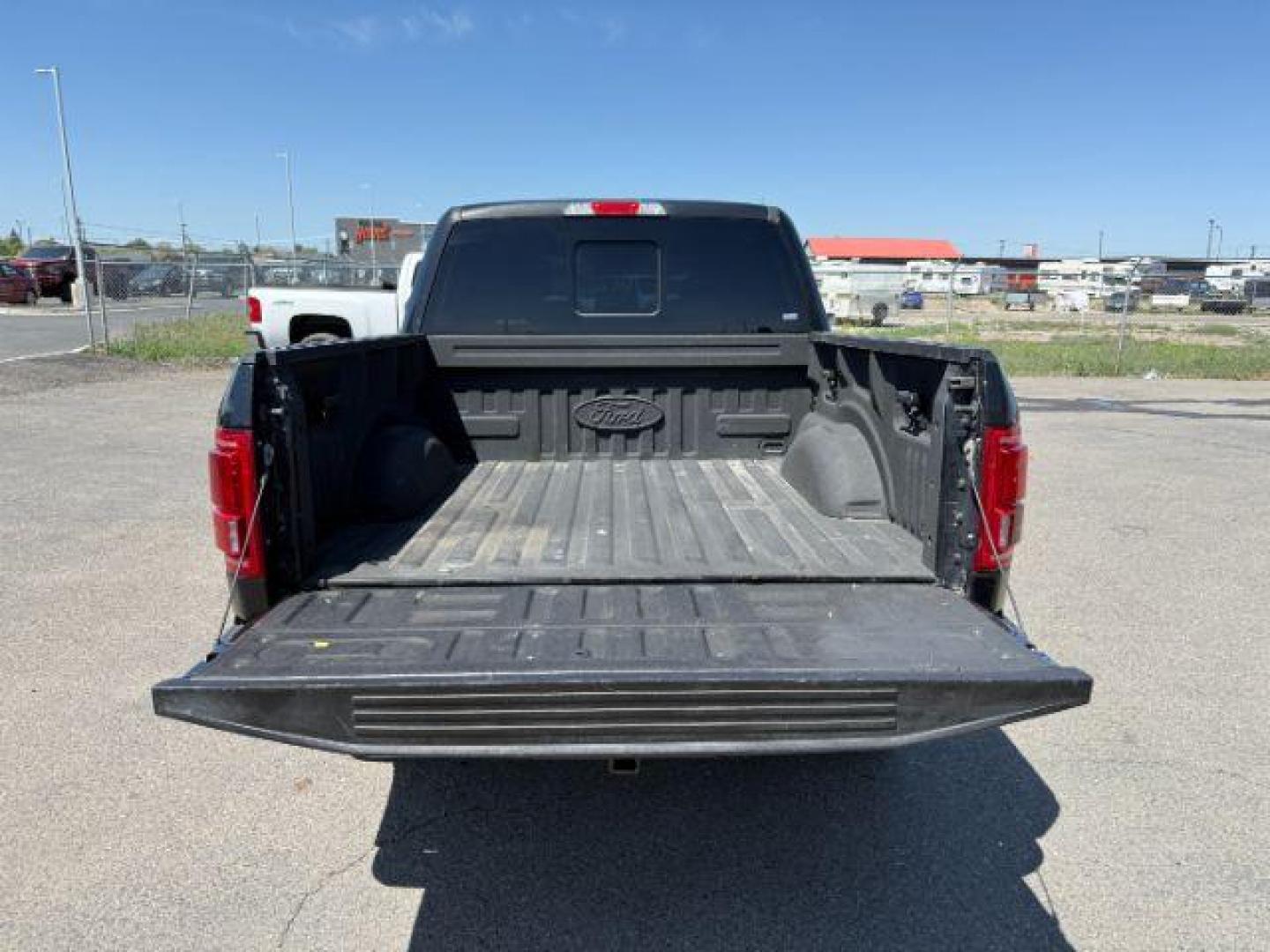 2015 Tuxedo Black Metallic /Black Ford F-150 LARIAT (1FTEW1EG9FF) with an EcoBoost 3.5L V-6 gasoline direct injection engine, AUTOMATIC transmission, located at 1235 N Woodruff Ave., Idaho Falls, 83401, (208) 523-1053, 43.507172, -112.000488 - At Timberline Auto, finding a great deal on your next vehicle is always easy! Our experienced sales staff's goal is to help find you the right vehicle at the right price! Our knowledgeable finance department has options for almost any credit score. We offer extended service contract options to prote - Photo#5