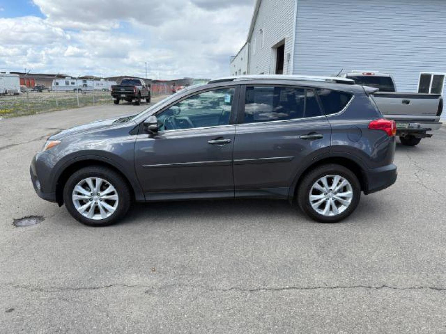 2015 Magnetic Gray Metallic /Black Toyota RAV4 (2T3DFREV9FW) with an 25L I-4 DOHC engine, Automatic transmission, located at 1175 N Woodruff Ave, Idaho Falls, ID, 83401, 43.506901, -111.999657 - At Timberline Auto, finding a great deal on your next vehicle is always easy! Our experienced sales staff's goal is to help find you the right vehicle at the right price! Our knowledgeable finance department has options for almost any credit score. We offer extended service contract options to prote - Photo#25
