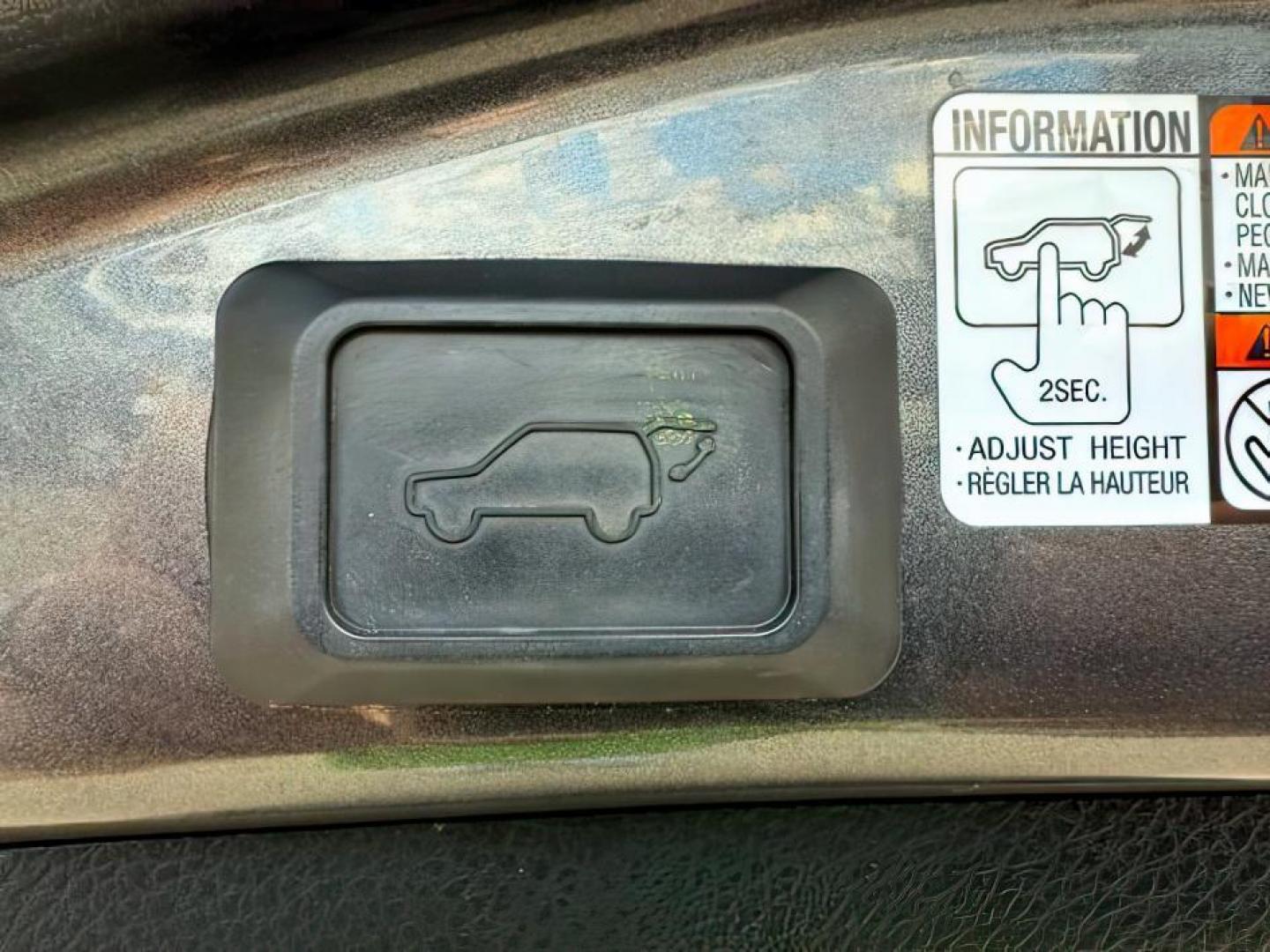 2015 Magnetic Gray Metallic /Black Toyota RAV4 (2T3DFREV9FW) with an 25L I-4 DOHC engine, Automatic transmission, located at 1175 N Woodruff Ave, Idaho Falls, ID, 83401, 43.506901, -111.999657 - At Timberline Auto, finding a great deal on your next vehicle is always easy! Our experienced sales staff's goal is to help find you the right vehicle at the right price! Our knowledgeable finance department has options for almost any credit score. We offer extended service contract options to prote - Photo#6