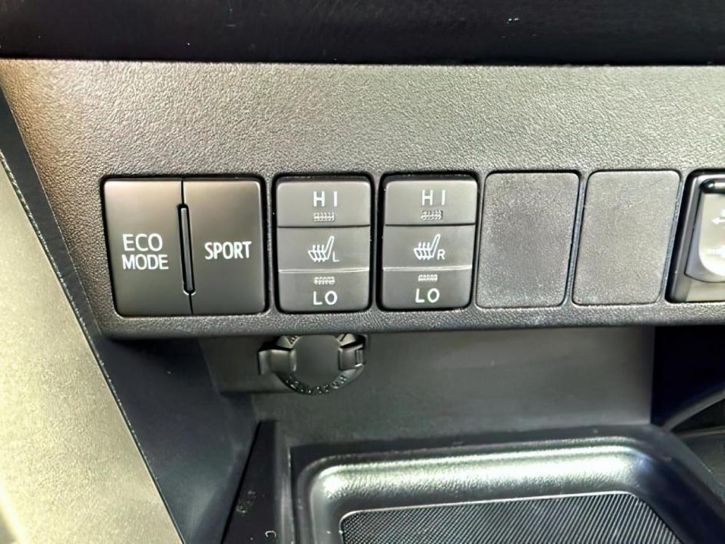 2015 Magnetic Gray Metallic /Black Toyota RAV4 (2T3DFREV9FW) with an 25L I-4 DOHC engine, Automatic transmission, located at 1175 N Woodruff Ave, Idaho Falls, ID, 83401, 43.506901, -111.999657 - At Timberline Auto, finding a great deal on your next vehicle is always easy! Our experienced sales staff's goal is to help find you the right vehicle at the right price! Our knowledgeable finance department has options for almost any credit score. We offer extended service contract options to prote - Photo#17