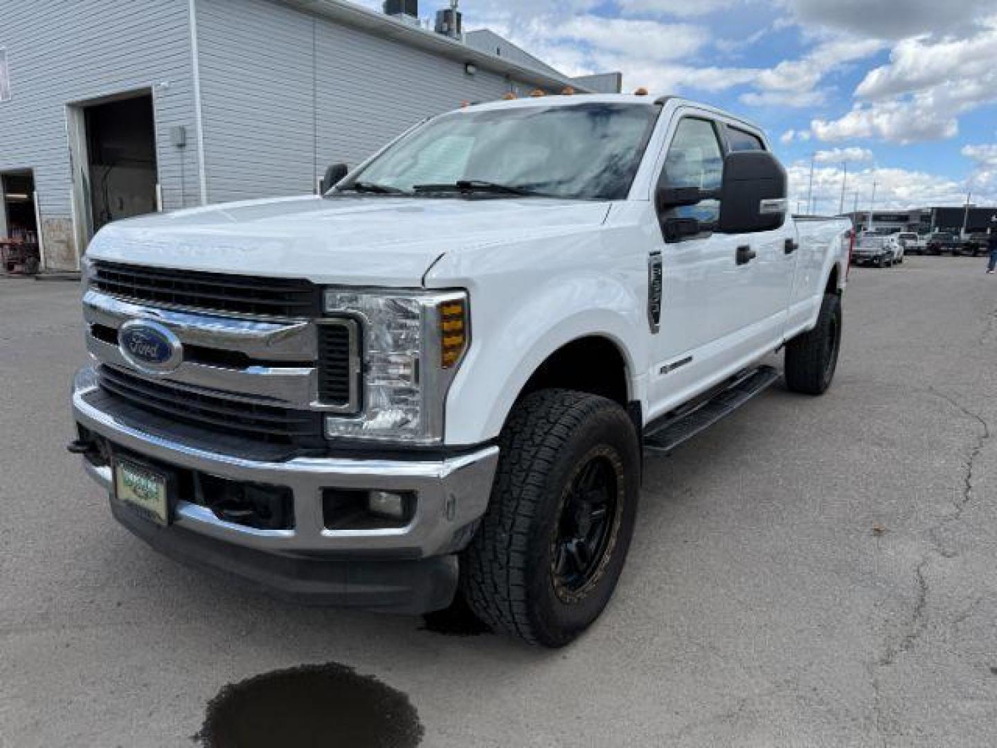 2018 Oxford White /Medium Earth Gray Ford F-350 XLT (1FT8W3BT0JE) with an Powerstroke 6.7L V-8 diesel direct injection engine, AUTOMATIC transmission, located at 1235 N Woodruff Ave., Idaho Falls, 83401, (208) 523-1053, 43.507172, -112.000488 - Photo#0