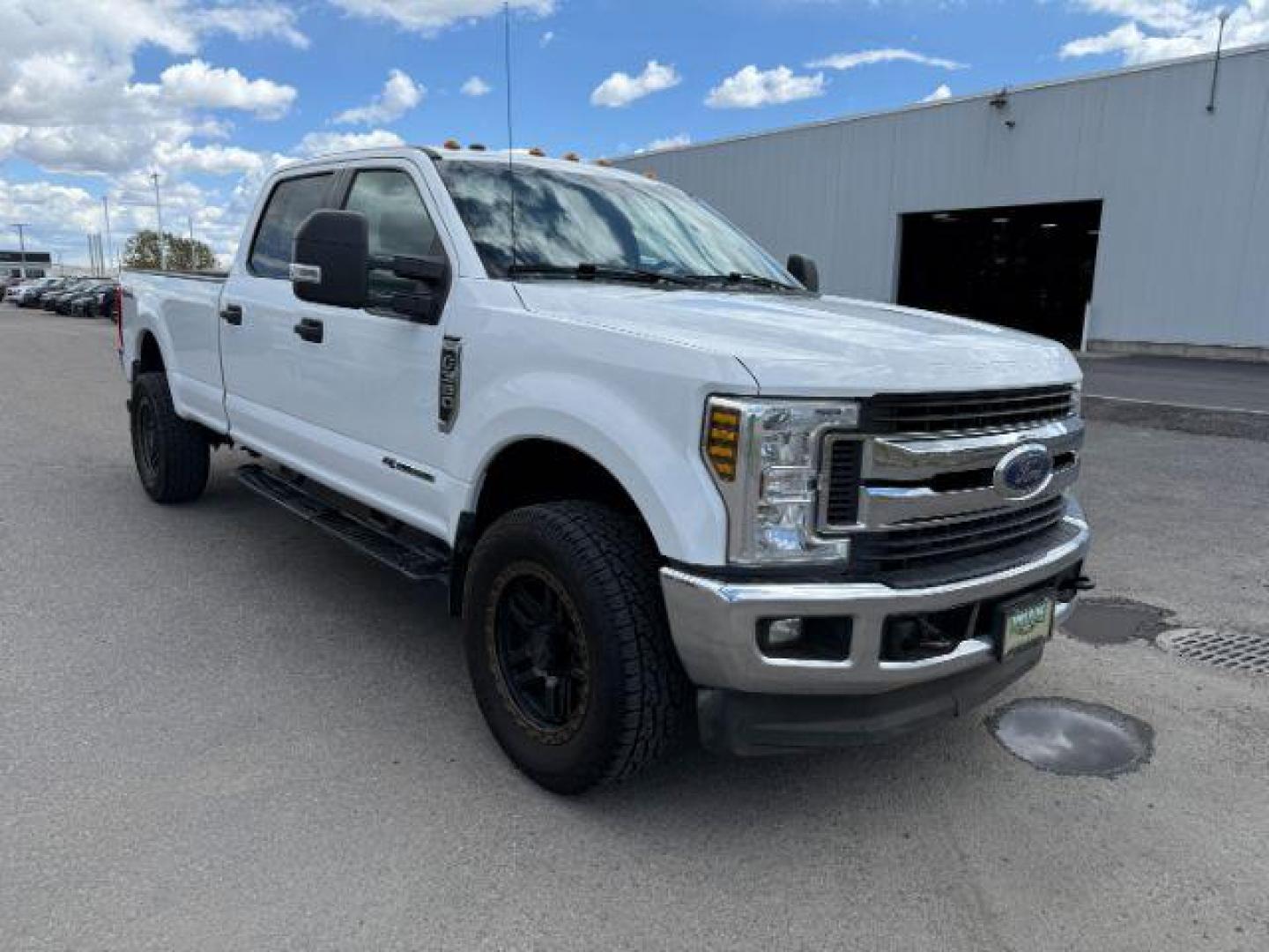 2018 Oxford White /Medium Earth Gray Ford F-350 XLT (1FT8W3BT0JE) with an Powerstroke 6.7L V-8 diesel direct injection engine, AUTOMATIC transmission, located at 1235 N Woodruff Ave., Idaho Falls, 83401, (208) 523-1053, 43.507172, -112.000488 - Photo#8