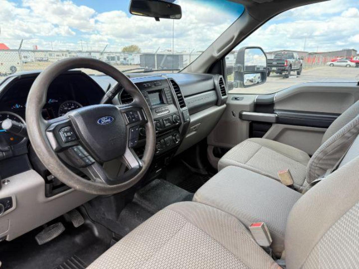 2018 Oxford White /Medium Earth Gray Ford F-350 XLT (1FT8W3BT0JE) with an Powerstroke 6.7L V-8 diesel direct injection engine, AUTOMATIC transmission, located at 1235 N Woodruff Ave., Idaho Falls, 83401, (208) 523-1053, 43.507172, -112.000488 - Photo#12