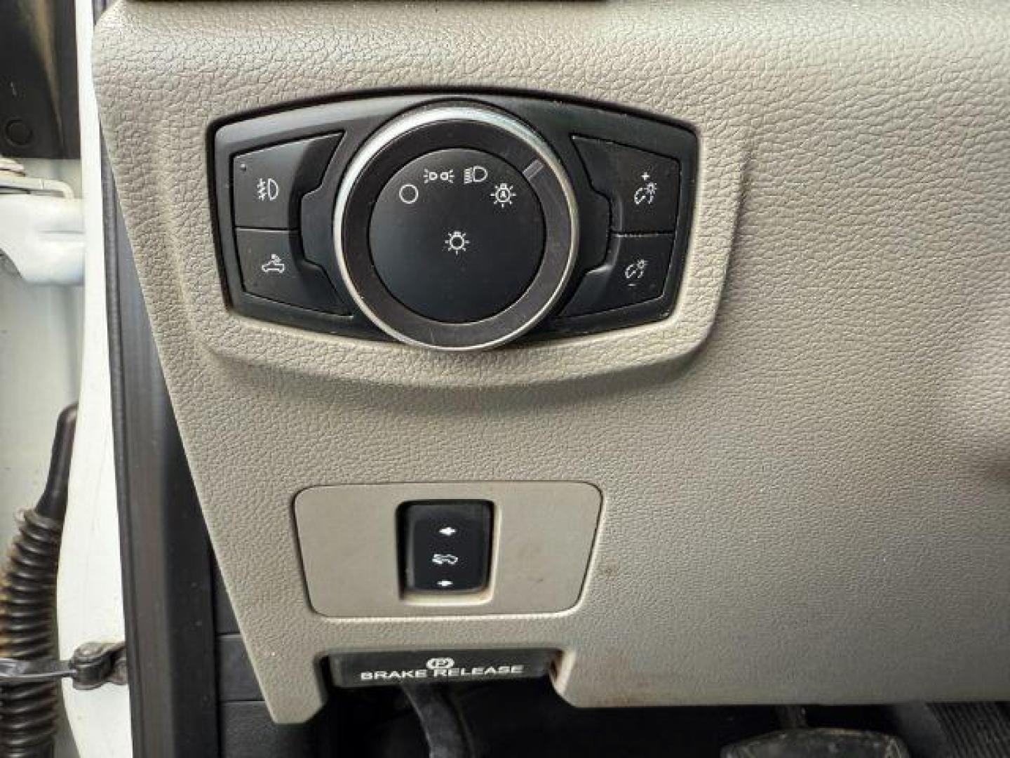 2018 Oxford White /Medium Earth Gray Ford F-350 XLT (1FT8W3BT0JE) with an Powerstroke 6.7L V-8 diesel direct injection engine, AUTOMATIC transmission, located at 1235 N Woodruff Ave., Idaho Falls, 83401, (208) 523-1053, 43.507172, -112.000488 - Photo#18