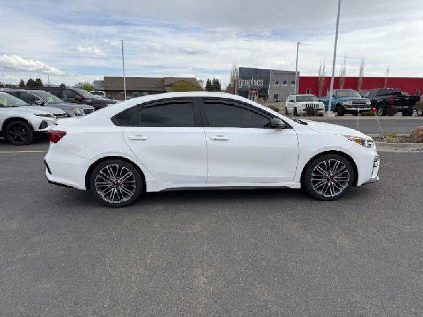 2021 Snow White Pearl /Black Kia Forte GT (3KPF44AC2ME) with an 1.6L I-4 gasoline direct injection engine, AUTOMATIC transmission, located at 1235 N Woodruff Ave., Idaho Falls, 83401, (208) 523-1053, 43.507172, -112.000488 - At Timberline Auto, finding a great deal on your next vehicle is always easy! Our experienced sales staff's goal is to help find you the right vehicle at the right price! Our knowledgeable finance department has options for almost any credit score. We offer extended service contract options to prote - Photo#5