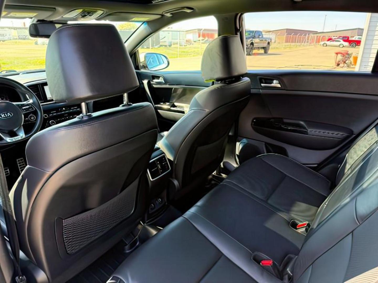 2022 Snow White Pearl /Black Kia Sportage SX Turbo (KNDPRCA64N7) with an 2L I-4 gasoline direct injection engine, AUTOMATIC transmission, located at 1235 N Woodruff Ave., Idaho Falls, 83401, (208) 523-1053, 43.507172, -112.000488 - At Timberline Auto, finding a great deal on your next vehicle is always easy! Our experienced sales staff's goal is to help find you the right vehicle at the right price! Our knowledgeable finance department has options for almost any credit score. We offer extended service contract options to prote - Photo#23