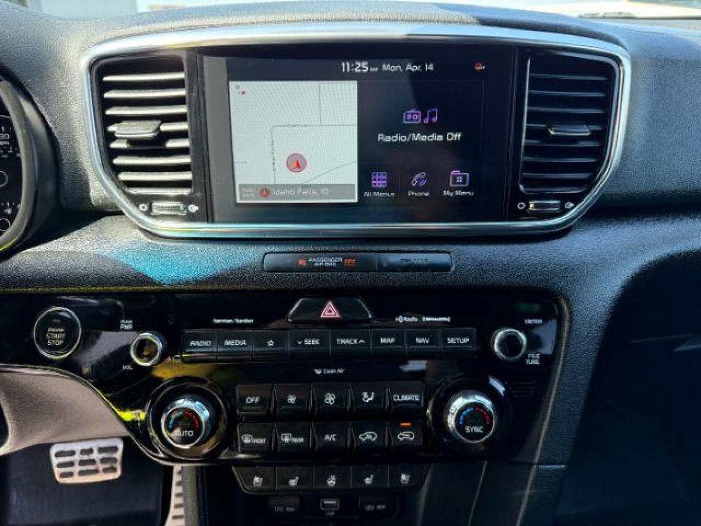2022 /Black Kia Sportage SX Turbo (KNDPRCA64N7) with an 2L I-4 gasoline direct injection engine, located at 1235 N Woodruff Ave., Idaho Falls, 83401, (208) 523-1053, 43.507172, -112.000488 - At Timberline Auto, finding a great deal on your next vehicle is always easy! Our experienced sales staff's goal is to help find you the right vehicle at the right price! Our knowledgeable finance department has options for almost any credit score. We offer extended service contract options to prote - Photo#15