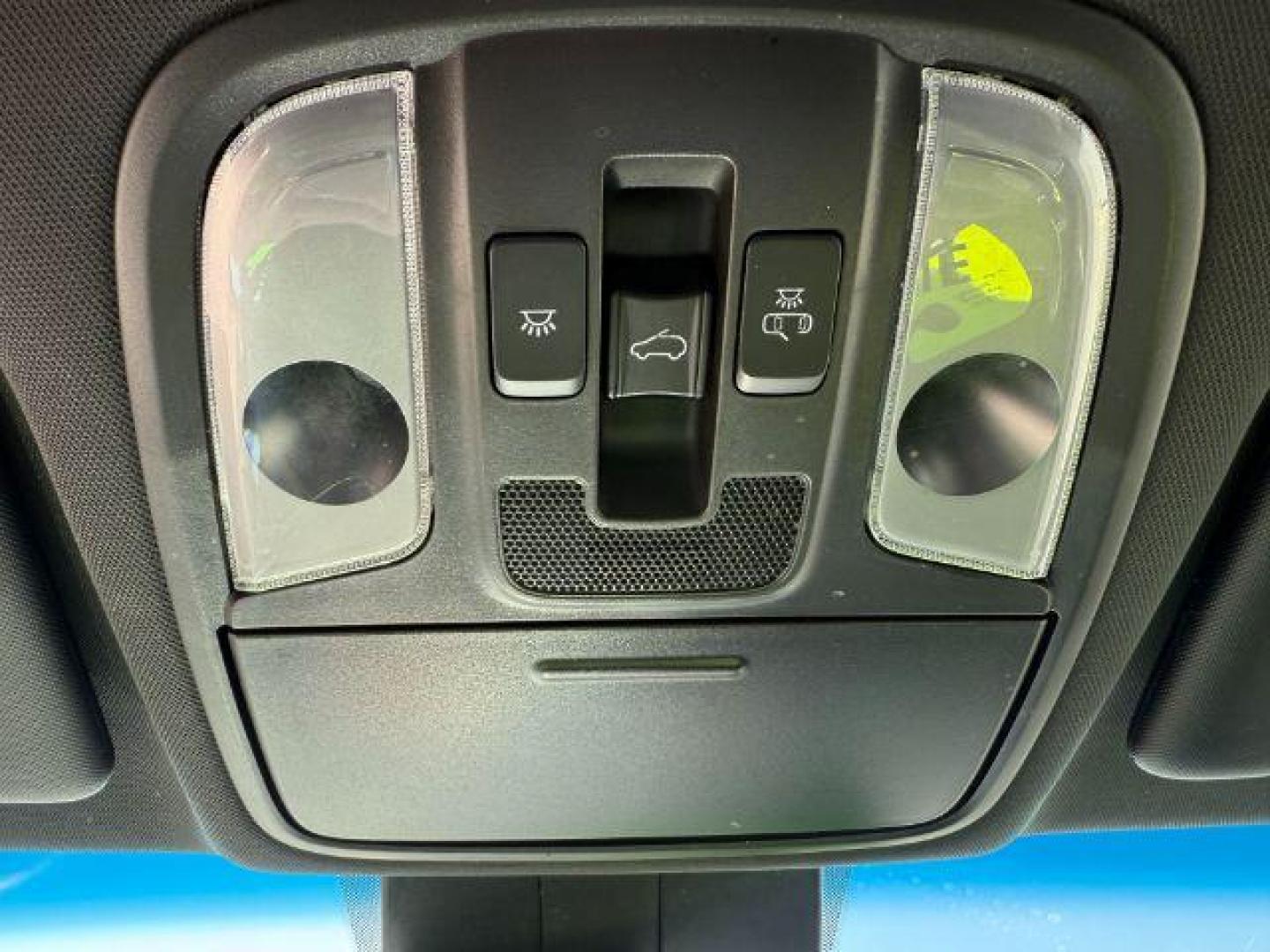 2022 Snow White Pearl /Black Kia Sportage SX Turbo (KNDPRCA64N7) with an 2L I-4 gasoline direct injection engine, AUTOMATIC transmission, located at 1235 N Woodruff Ave., Idaho Falls, 83401, (208) 523-1053, 43.507172, -112.000488 - At Timberline Auto, finding a great deal on your next vehicle is always easy! Our experienced sales staff's goal is to help find you the right vehicle at the right price! Our knowledgeable finance department has options for almost any credit score. We offer extended service contract options to prote - Photo#19