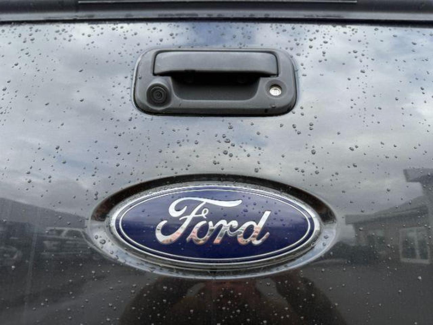 2012 Black /Black Ford F-250 LARIAT (1FT7W2BT2CE) with an Powerstroke 6.7L V-8 diesel direct injection engine, AUTOMATIC transmission, located at 1235 N Woodruff Ave., Idaho Falls, 83401, (208) 523-1053, 43.507172, -112.000488 - Photo#4