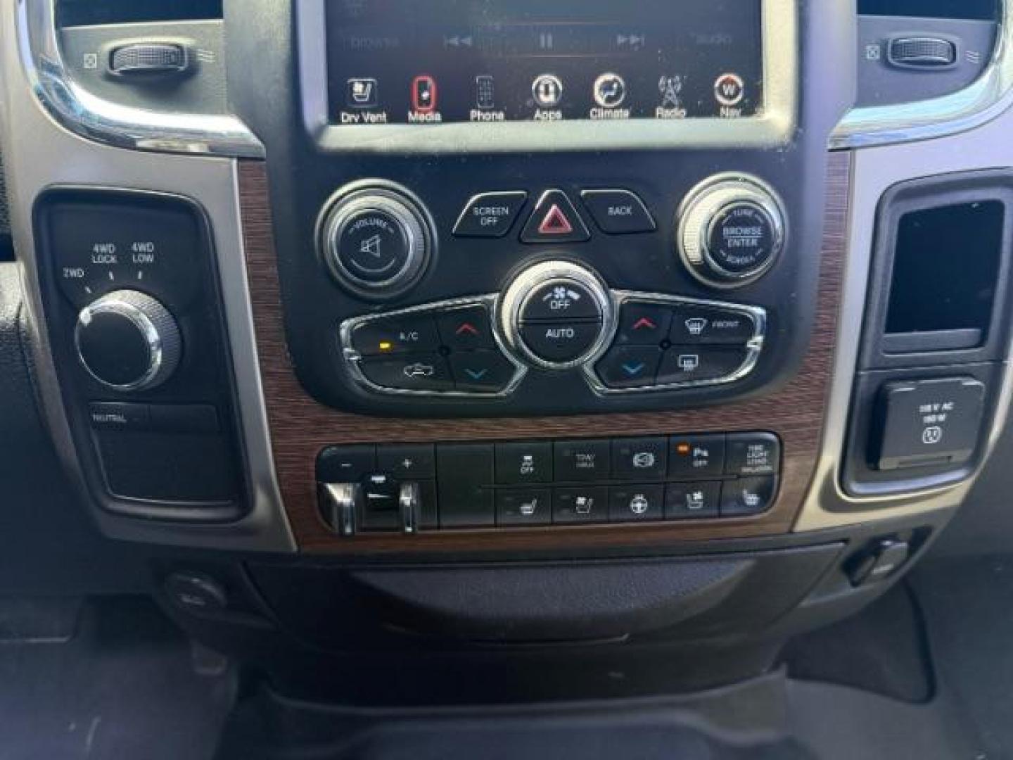 2013 Black Clearcoat /Black Ram 2500 Laramie (3C6UR5NL8DG) with an Cummins 6.7L I-6 diesel direct injection engine, AUTOMATIC transmission, located at 1235 N Woodruff Ave., Idaho Falls, 83401, (208) 523-1053, 43.507172, -112.000488 - At Timberline Auto, finding a great deal on your next vehicle is always easy! Our experienced sales staff's goal is to help find you the right vehicle at the right price! Our knowledgeable finance department has options for almost any credit score. We offer extended service contract options to prote - Photo#19