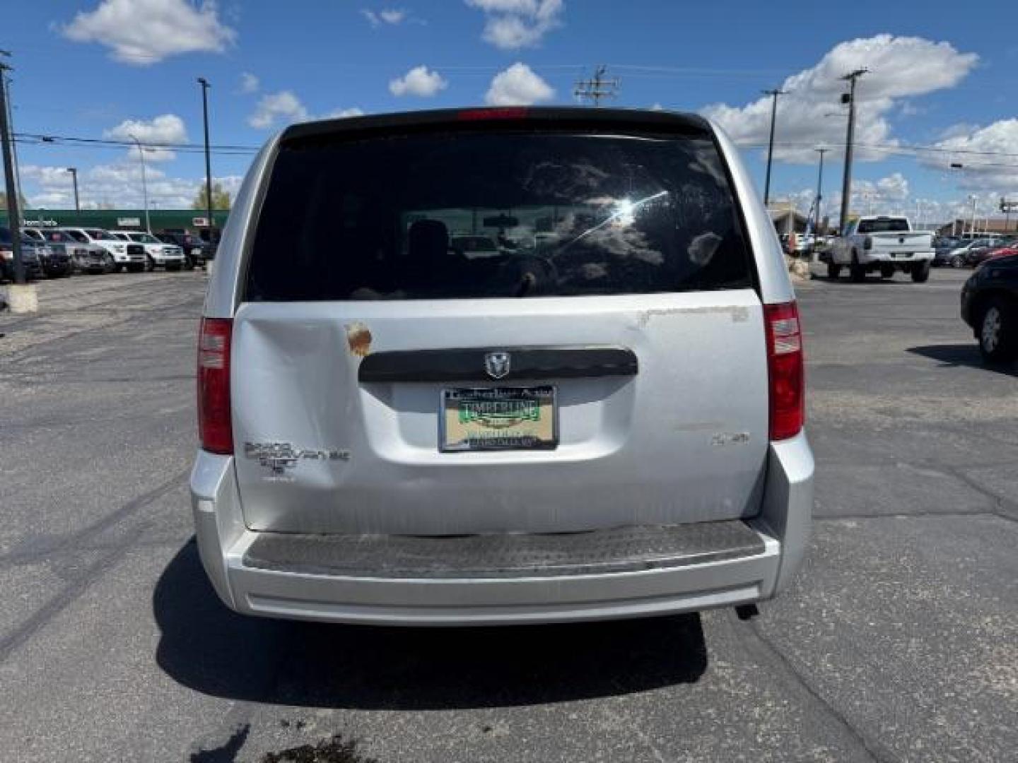2008 Bright Silver Metallic /Dark Slate/Light Shale Cloth Interior Dodge Grand Caravan SE (2D8HN44H08R) with an 3.3L V6 OHV 12V engine, 4-Speed Automatic transmission, located at 1235 N Woodruff Ave., Idaho Falls, 83401, (208) 523-1053, 43.507172, -112.000488 - At Timberline Auto, finding a great deal on your next vehicle is always easy! Our experienced sales staff's goal is to help find you the right vehicle at the right price! Our knowledgeable finance department has options for almost any credit score. We offer extended service contract options to prote - Photo#16