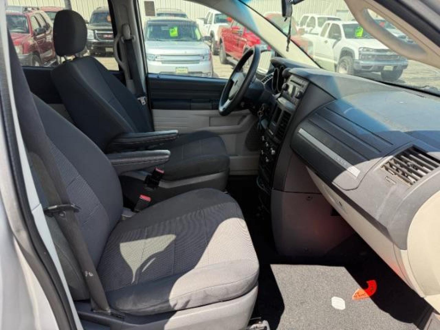 2008 Bright Silver Metallic /Dark Slate/Light Shale Cloth Interior Dodge Grand Caravan SE (2D8HN44H08R) with an 3.3L V6 OHV 12V engine, 4-Speed Automatic transmission, located at 1235 N Woodruff Ave., Idaho Falls, 83401, (208) 523-1053, 43.507172, -112.000488 - At Timberline Auto, finding a great deal on your next vehicle is always easy! Our experienced sales staff's goal is to help find you the right vehicle at the right price! Our knowledgeable finance department has options for almost any credit score. We offer extended service contract options to prote - Photo#23