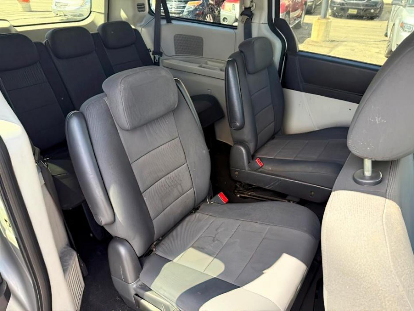 2008 Bright Silver Metallic /Dark Slate/Light Shale Cloth Interior Dodge Grand Caravan SE (2D8HN44H08R) with an 3.3L V6 OHV 12V engine, 4-Speed Automatic transmission, located at 1235 N Woodruff Ave., Idaho Falls, 83401, (208) 523-1053, 43.507172, -112.000488 - At Timberline Auto, finding a great deal on your next vehicle is always easy! Our experienced sales staff's goal is to help find you the right vehicle at the right price! Our knowledgeable finance department has options for almost any credit score. We offer extended service contract options to prote - Photo#11
