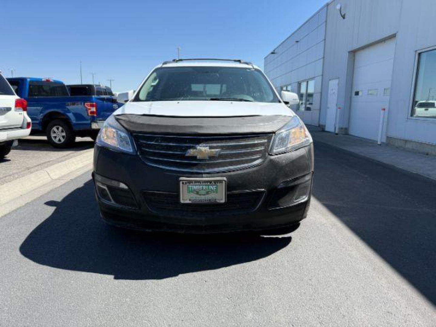 2017 WHITE /Ebony Chevrolet Traverse 2LT (1GNKVHKDXHJ) with an 3.6L V-6 gasoline direct injection engine, AUTOMATIC transmission, located at 1235 N Woodruff Ave., Idaho Falls, 83401, (208) 523-1053, 43.507172, -112.000488 - At Timberline Auto, finding a great deal on your next vehicle is always easy! Our experienced sales staff's goal is to help find you the right vehicle at the right price! Our knowledgeable finance department has options for almost any credit score. We offer extended service contract options to prote - Photo#9
