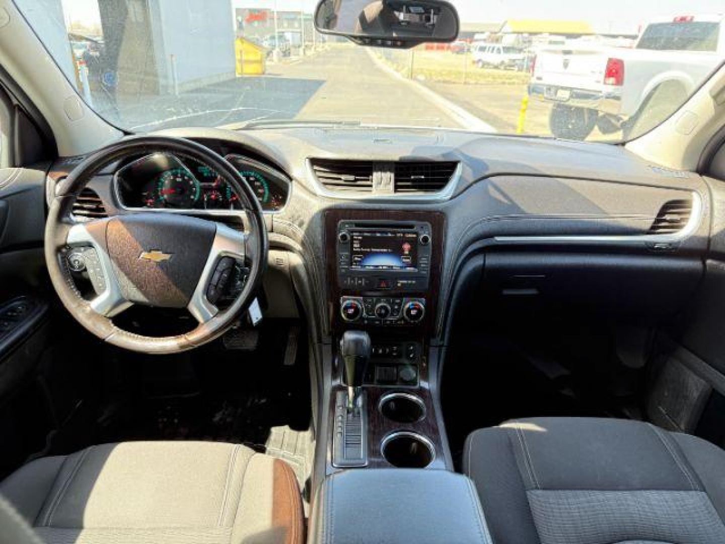2017 WHITE /Ebony Chevrolet Traverse 2LT (1GNKVHKDXHJ) with an 3.6L V-6 gasoline direct injection engine, AUTOMATIC transmission, located at 1235 N Woodruff Ave., Idaho Falls, 83401, (208) 523-1053, 43.507172, -112.000488 - At Timberline Auto, finding a great deal on your next vehicle is always easy! Our experienced sales staff's goal is to help find you the right vehicle at the right price! Our knowledgeable finance department has options for almost any credit score. We offer extended service contract options to prote - Photo#19