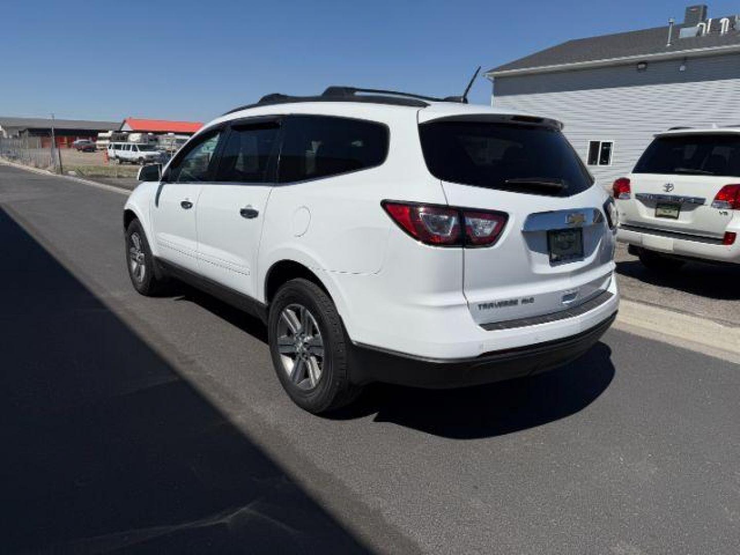 2017 WHITE /Ebony Chevrolet Traverse 2LT (1GNKVHKDXHJ) with an 3.6L V-6 gasoline direct injection engine, AUTOMATIC transmission, located at 1235 N Woodruff Ave., Idaho Falls, 83401, (208) 523-1053, 43.507172, -112.000488 - At Timberline Auto, finding a great deal on your next vehicle is always easy! Our experienced sales staff's goal is to help find you the right vehicle at the right price! Our knowledgeable finance department has options for almost any credit score. We offer extended service contract options to prote - Photo#2