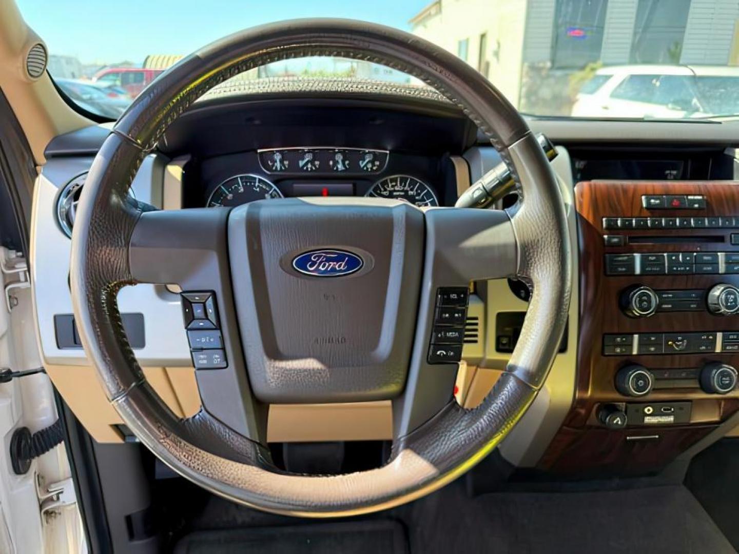2012 Oxford White /LEATHER FORD F150 LARIAT (1FTFW1ET6CF) with an EcoBoost 3.5L V-6 gasoline direct injection engine, AUTOMATIC transmission, located at 1235 N Woodruff Ave., Idaho Falls, 83401, (208) 523-1053, 43.507172, -112.000488 - At Timberline Auto, finding a great deal on your next vehicle is always easy! Our experienced sales staff's goal is to help find you the right vehicle at the right price! Our knowledgeable finance department has options for almost any credit score. We offer extended service contract options to prote - Photo#12