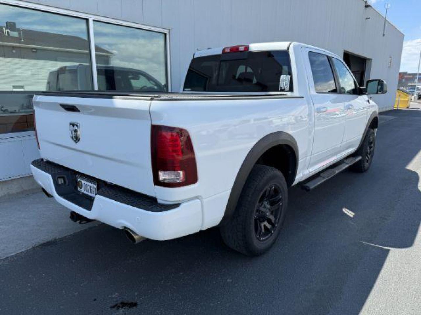 2016 WHITE /LEATHER RAM 1500 LARAMIE (1C6RR7MT9GS) with an 5.7 engine, AUTOMATIC transmission, located at 1235 N Woodruff Ave., Idaho Falls, 83401, (208) 523-1053, 43.507172, -112.000488 - At Timberline Auto, finding a great deal on your next vehicle is always easy! Our experienced sales staff's goal is to help find you the right vehicle at the right price! Our knowledgeable finance department has options for almost any credit score. We offer extended service contract options to prote - Photo#4