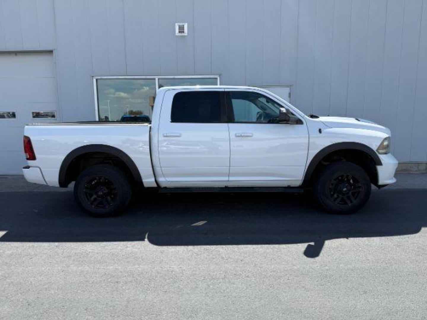 2016 WHITE /LEATHER RAM 1500 LARAMIE (1C6RR7MT9GS) with an 5.7 engine, AUTOMATIC transmission, located at 1235 N Woodruff Ave., Idaho Falls, 83401, (208) 523-1053, 43.507172, -112.000488 - At Timberline Auto, finding a great deal on your next vehicle is always easy! Our experienced sales staff's goal is to help find you the right vehicle at the right price! Our knowledgeable finance department has options for almost any credit score. We offer extended service contract options to prote - Photo#5