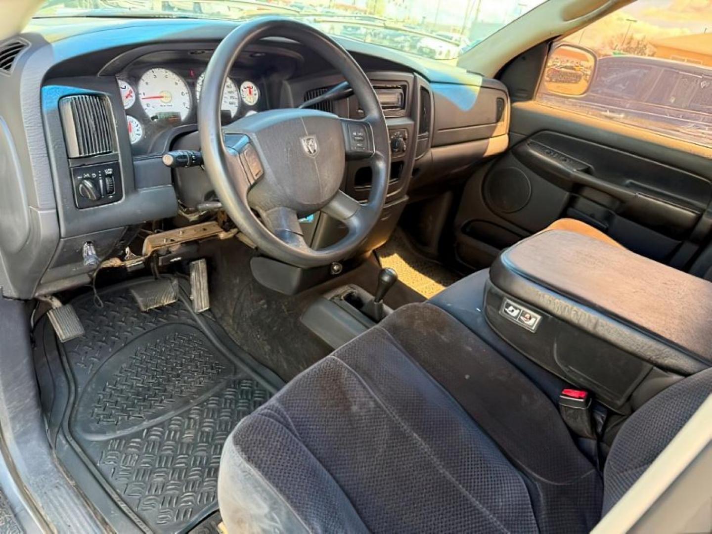 2004 GRAY /Dark Slate Gray Dodge Ram 1500 (1D7HU18D44J) with an HEMI Magnum 57L V-8 regular unleaded engine, Automatic transmission, located at 1175 N Woodruff Ave, Idaho Falls, ID, 83401, 43.506901, -111.999657 - At Timberline Auto, finding a great deal on your next vehicle is always easy! Our experienced sales staff's goal is to help find you the right vehicle at the right price! Our knowledgeable finance department has options for almost any credit score. We offer extended service contract options to prote - Photo#10