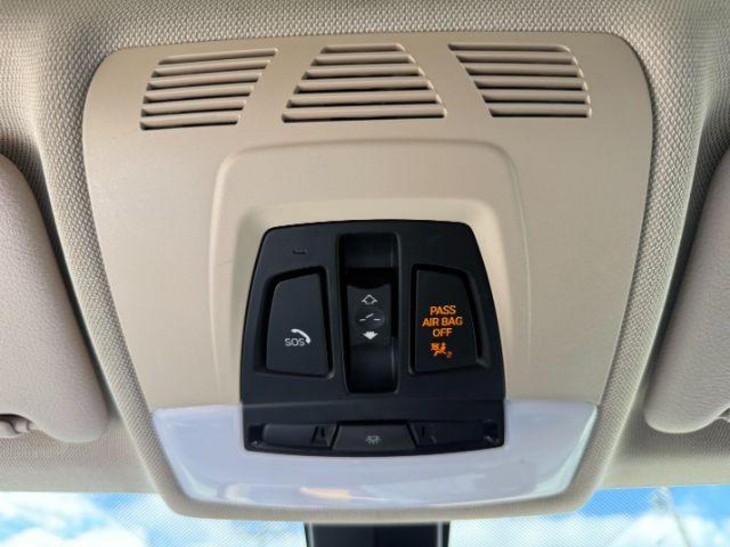 2014 Alpine White /Black BMW 320i xDrive (WBA3C3C51EF) with an 2L I-4 gasoline direct injection engine, AUTOMATIC transmission, located at 1235 N Woodruff Ave., Idaho Falls, 83401, (208) 523-1053, 43.507172, -112.000488 - At Timberline Auto, finding a great deal on your next vehicle is always easy! Our experienced sales staff's goal is to help find you the right vehicle at the right price! Our knowledgeable finance department has options for almost any credit score. We offer extended service contract options to prote - Photo#13