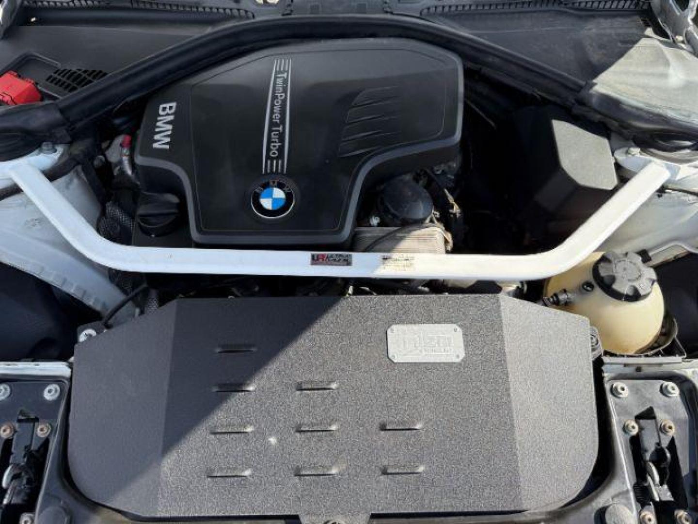 2014 Alpine White /Black BMW 320i xDrive (WBA3C3C51EF) with an 2L I-4 gasoline direct injection engine, AUTOMATIC transmission, located at 1235 N Woodruff Ave., Idaho Falls, 83401, (208) 523-1053, 43.507172, -112.000488 - At Timberline Auto, finding a great deal on your next vehicle is always easy! Our experienced sales staff's goal is to help find you the right vehicle at the right price! Our knowledgeable finance department has options for almost any credit score. We offer extended service contract options to prote - Photo#18
