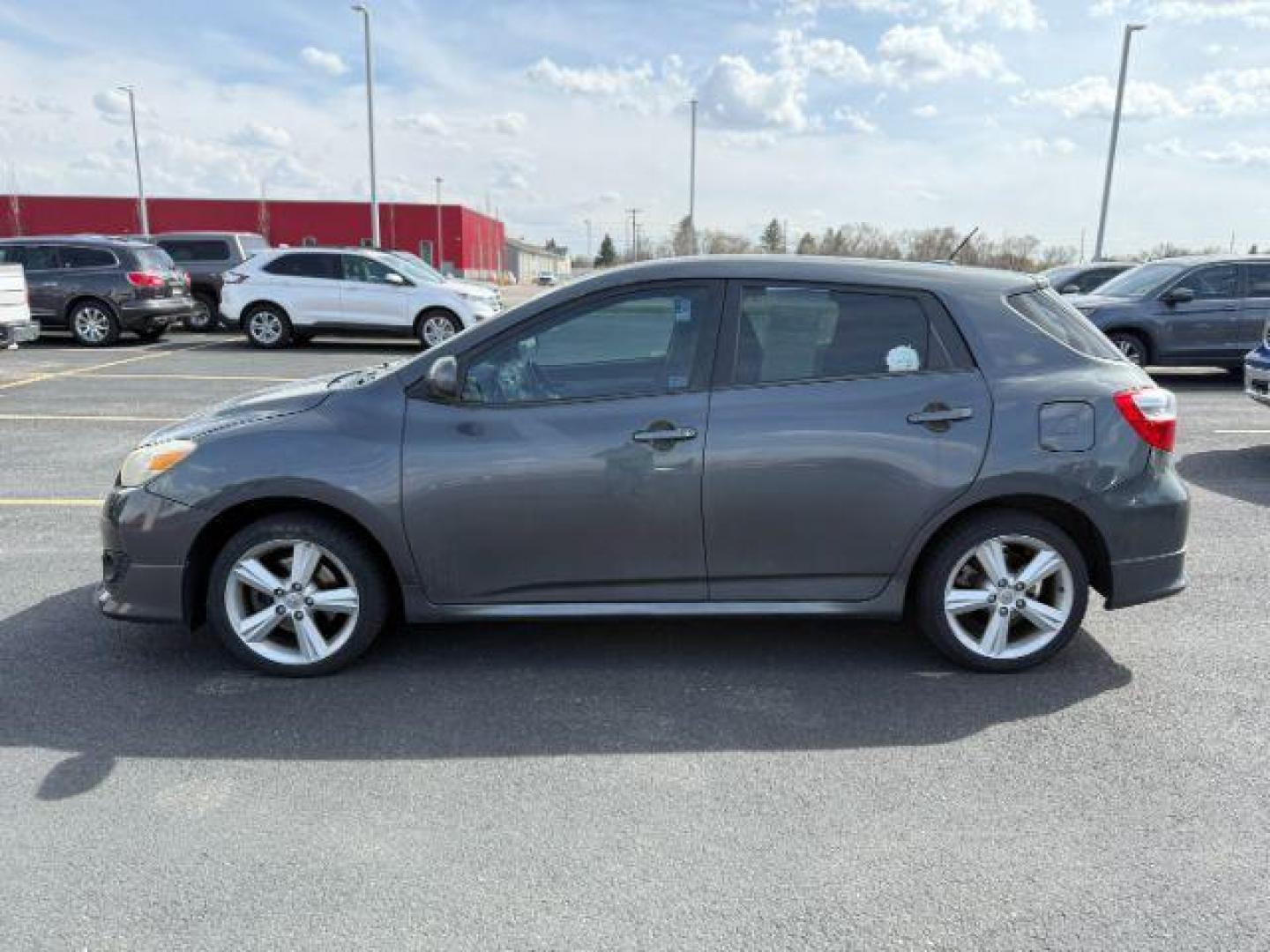 2009 Magnetic Gray Metallic /Dark Charcoal Toyota Matrix S (2T1LE40E49C) with an 2.4L I-4 DOHC engine, AUTOMATIC transmission, located at 1235 N Woodruff Ave., Idaho Falls, 83401, (208) 523-1053, 43.507172, -112.000488 - At Timberline Auto, finding a great deal on your next vehicle is always easy! Our experienced sales staff's goal is to help find you the right vehicle at the right price! Our knowledgeable finance department has options for almost any credit score. We offer extended service contract options to prote - Photo#0