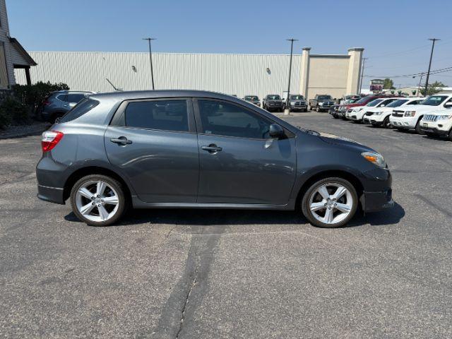 2009 Magnetic Gray Metallic /Dark Charcoal Toyota Matrix S (2T1LE40E49C) with an 2.4L I-4 DOHC engine, AUTOMATIC transmission, located at 1235 N Woodruff Ave., Idaho Falls, 83401, (208) 523-1053, 43.507172, -112.000488 - At Timberline Auto, finding a great deal on your next vehicle is always easy! Our experienced sales staff's goal is to help find you the right vehicle at the right price! Our knowledgeable finance department has options for almost any credit score. We offer extended service contract options to prote - Photo#26